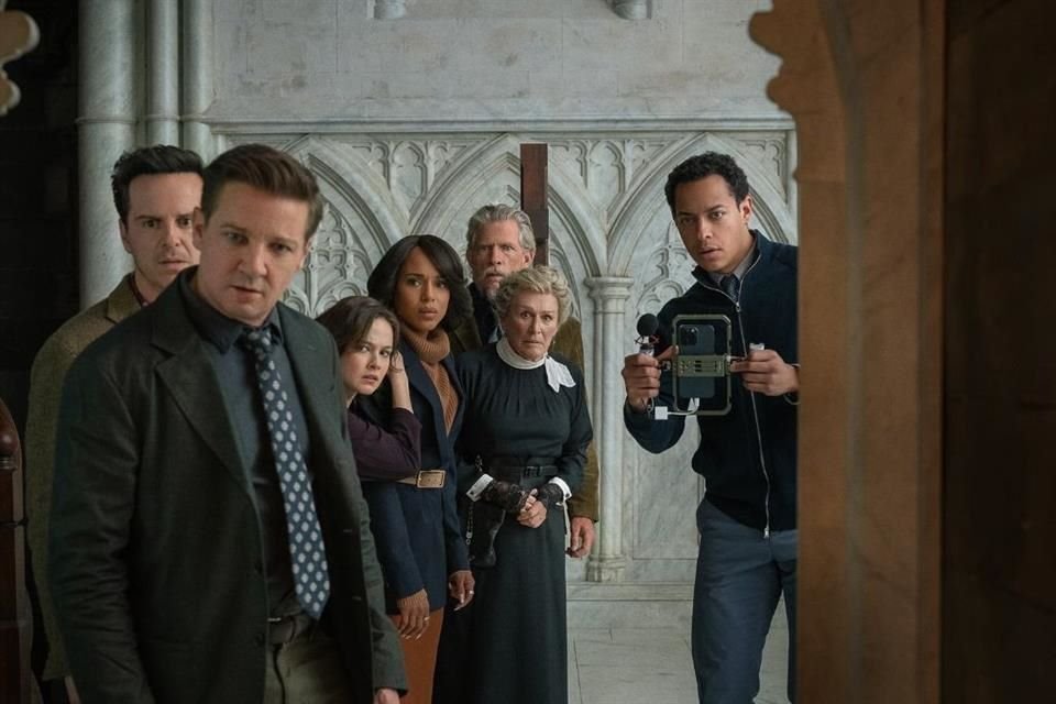 La historia se sitúa en un paraje campirano y simple, un equivalente gringo del pueblito de la detective aficionada de Christie, Miss Marple.