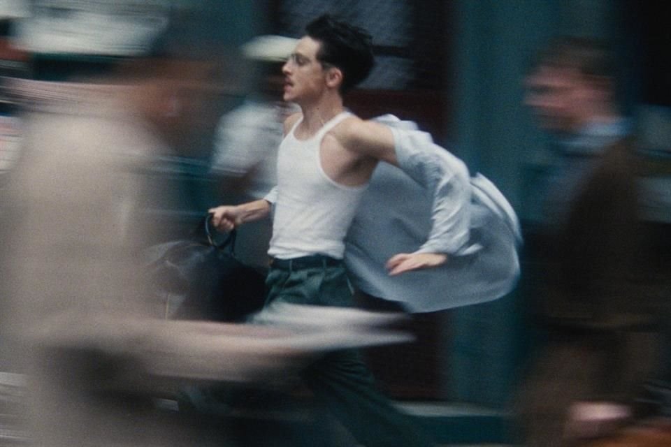 En 'Marty Supreme', Timothée Chalamet ofrece una actuación que marca un verdadero hito en su carrera.