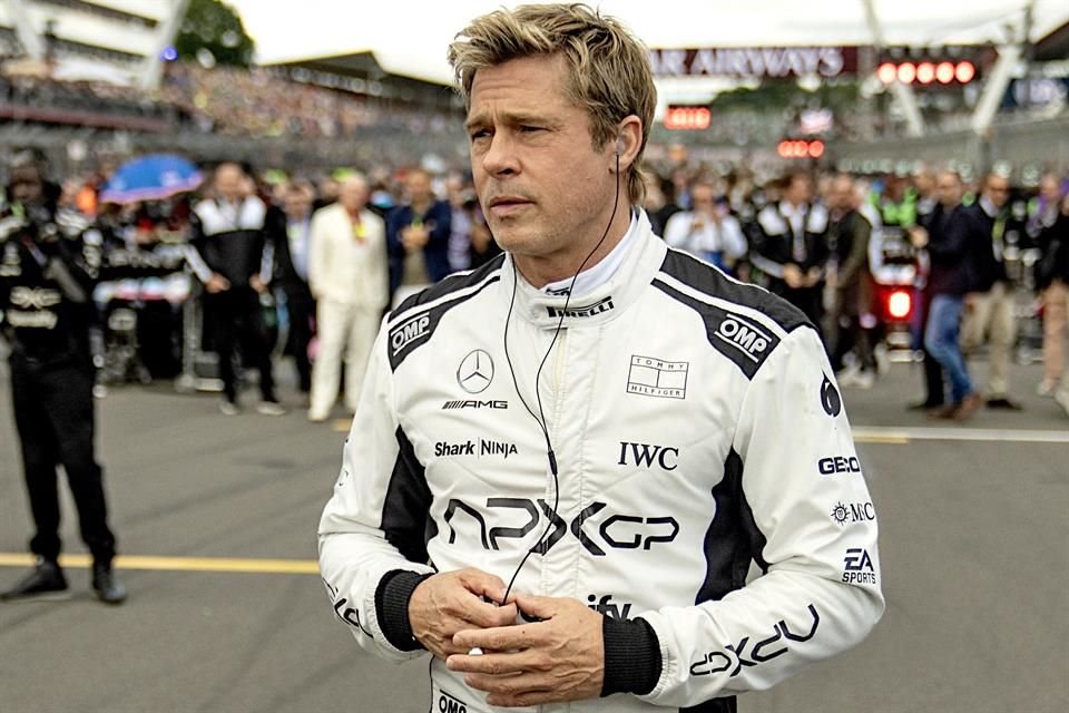 Llega este viernes a Apple TV+ el hit fílmico veraniego 'F1: La Película', fortalecida por nominaciones a los Globos de Oro y al Grammy.