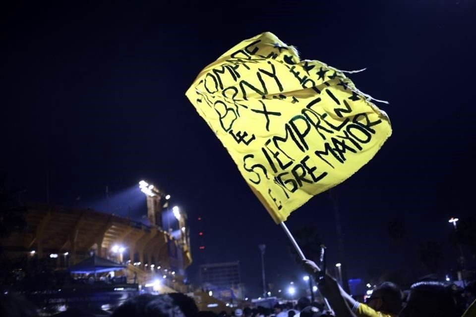 La afición de Tigres armó su fiesta para la Final de ida ante Toluca. Checa las imágenes.
