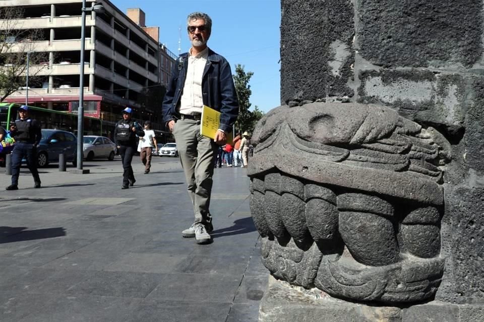 El fotógrafo Pablo Ortiz Monasterio recorrió las calles del Centro Histórico documentando con su cámara las huellas de la antigua Tenochtitlan.