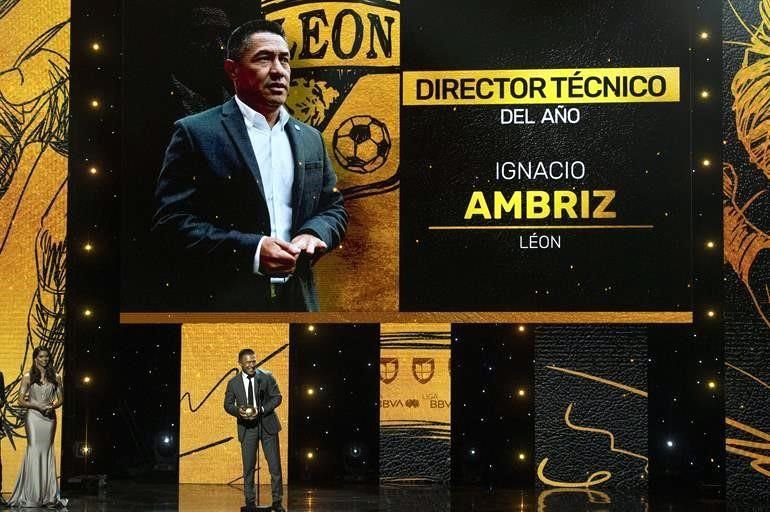 Ignacio Ambriz, DT del León, superó a Miguel Herrera como Director Técnico del Año.