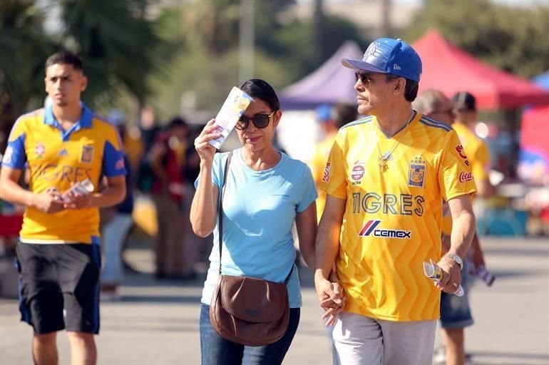 Repasa las imágenes del ambiente desde el Universitario. Tigres vs. Necaxa.