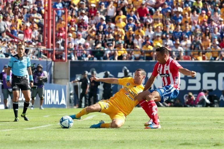 A pesar de jugar con 10 hombres, el recién ascendido Atlético de San Luis le arrebató un empate a los Tigres en el Estadio Alfonso Lastras