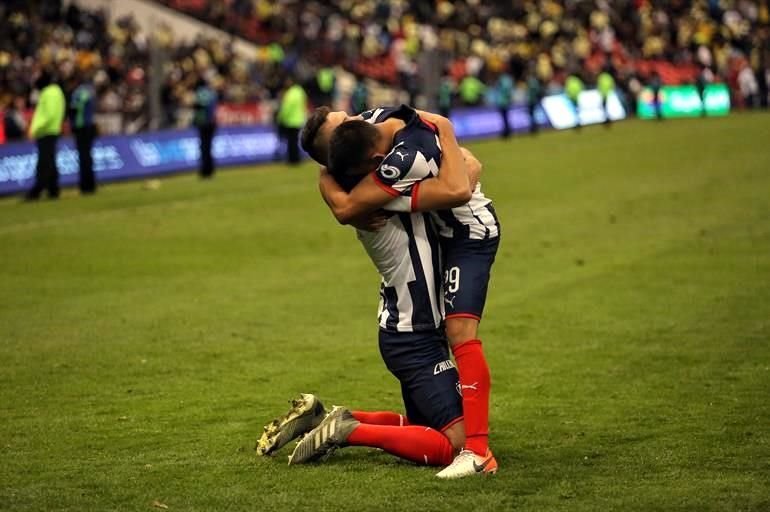 Rayados ganó su quinto título de Liga y los festejos en la cancha no se hicieron esperar.