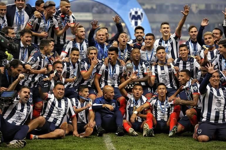 Rayados ganó su quinto título de Liga y los festejos en la cancha no se hicieron esperar.