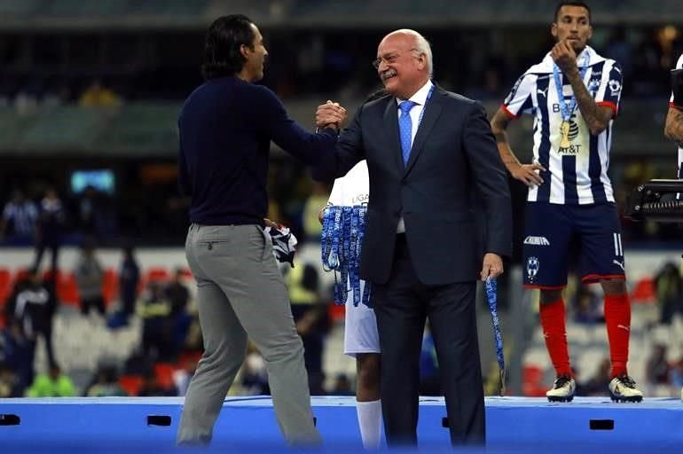 Rayados ganó su quinto título de Liga y los festejos en la cancha no se hicieron esperar.