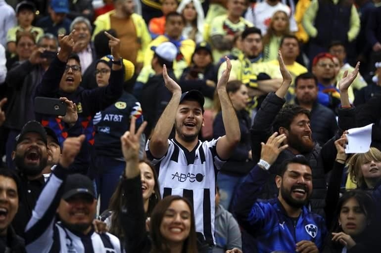 Rayados ganó su quinto título de Liga y los festejos en la cancha no se hicieron esperar.