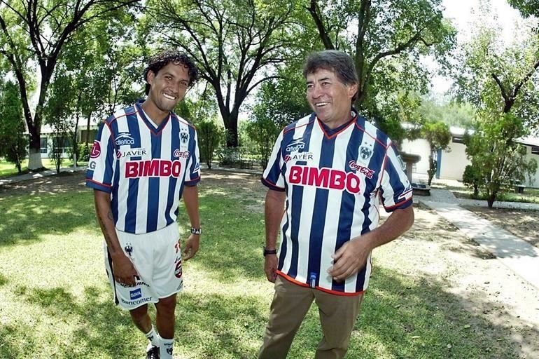 Aunque trabajó con cientos de jóvenes, uno de sus aprendices más destacados fue un joven Jesús Arellano, quien llegó al club a petición de Miguel Mejía Barón.