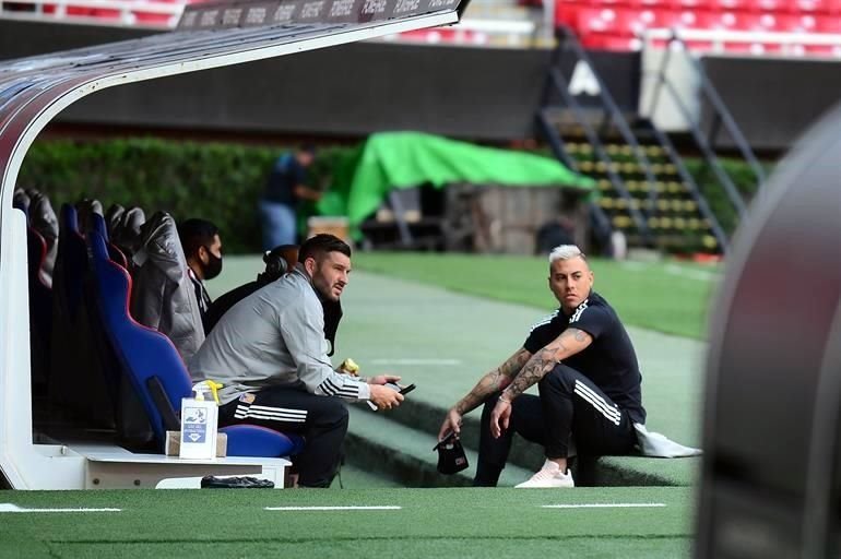 Gignac y Eduardo Vargas previo al partido.