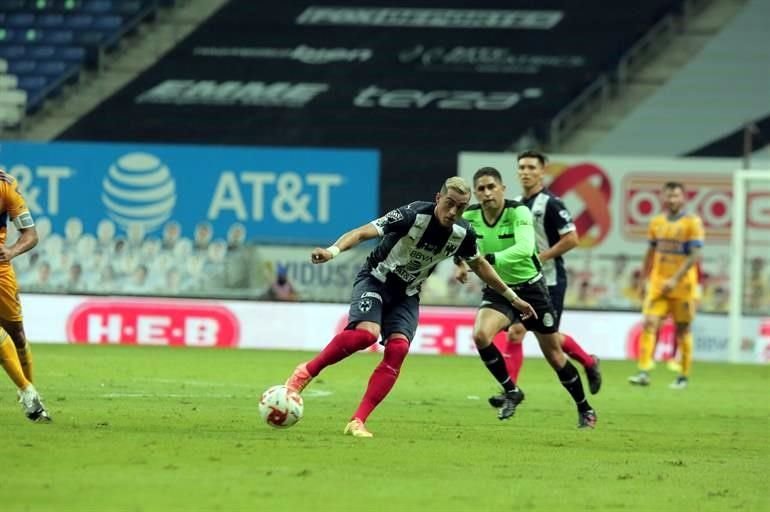 Más de las acciones en el Clásico 124 ganado por Tigres 2-0 a Rayados.