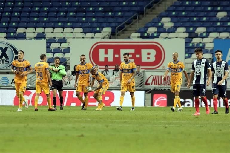 Más de las acciones en el Clásico 124 ganado por Tigres 2-0 a Rayados.