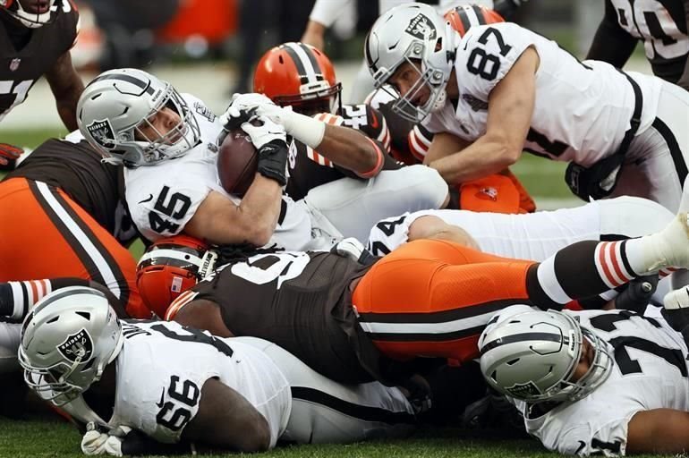 En un partido complicado por las condiciones del viento y frío en Cleveland, los Raiders de Las Vegas doblegaron 16-6 a los Cafés en duelo de la Semana 8 de la NFL.