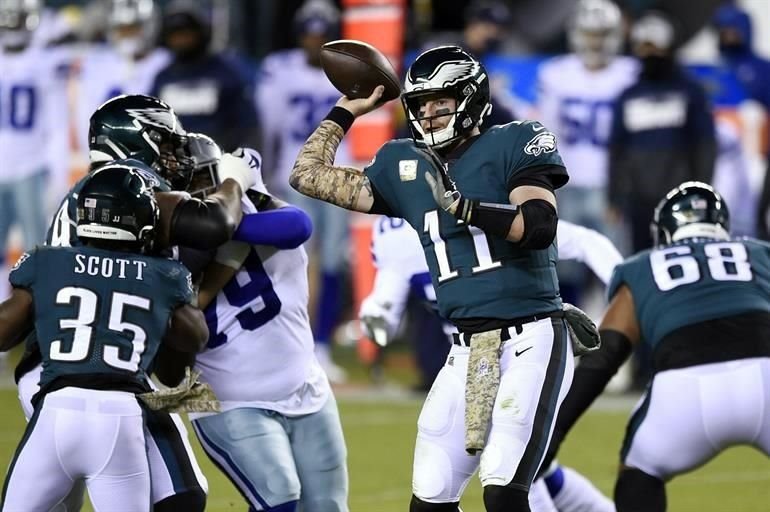 Carson Wentz lanzó un par de pases de touchdown para superar cuatro pérdidas de balón, Rodney McLeod devolvió un balón suelto de 53 yardas para anotar y Filadelfia (3-4-1) venció 23-9 a Dallas (2-6).