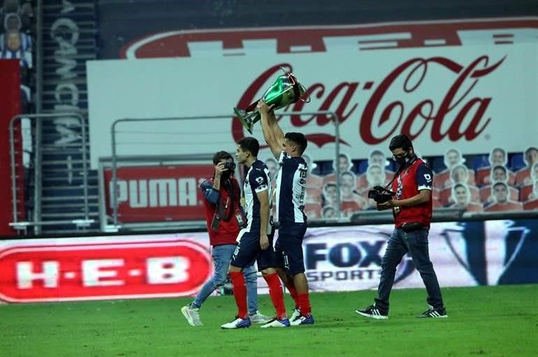 Así fueron los festejos de Rayados a nivel de cancha tras ganar la Copa MX.