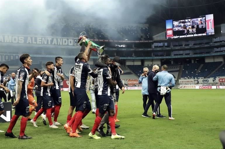 Así fueron los festejos de Rayados a nivel de cancha tras ganar la Copa MX.