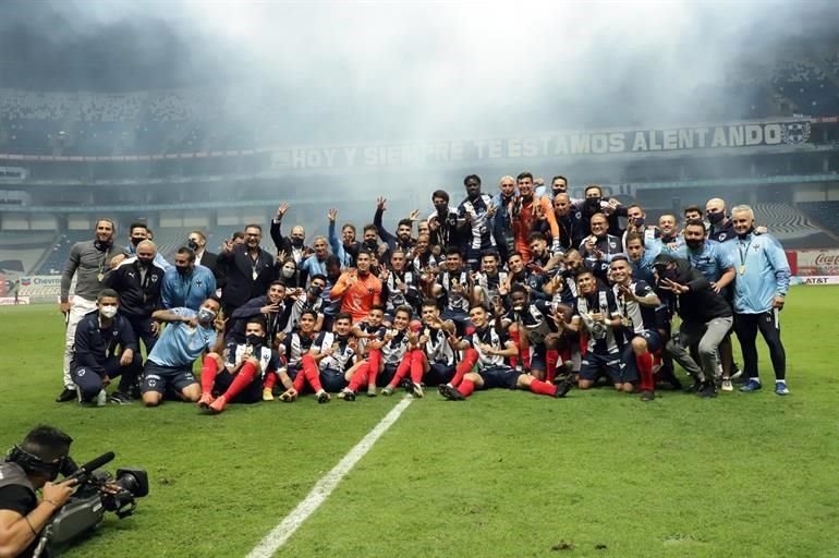 Así fueron los festejos de Rayados a nivel de cancha tras ganar la Copa MX.