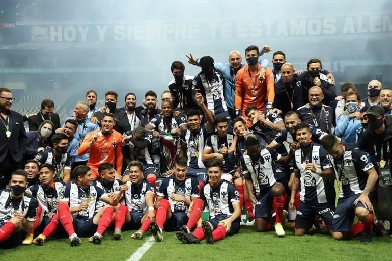 Así fueron los festejos de Rayados a nivel de cancha tras ganar la Copa MX.