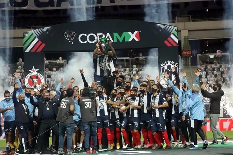 Así fueron los festejos de Rayados a nivel de cancha tras ganar la Copa MX.