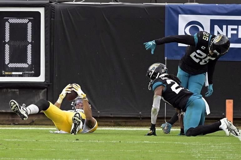 Ben Roethlisberger lanzó 2 pases de TD y Acereros de Pittsburgh (10-0) venció como visitantes por 3-27 ante Jaguares de Jacksonville (1-9) y son el único equipo invicto en esta temporada de la NFL.