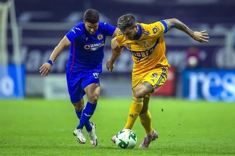 André-pierre Gignac no tuvo claridad durante el primer tiempo.