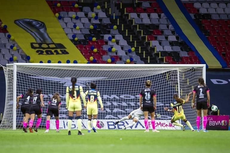 Las Rayadas se impusieron 4-1 al América en la Semifinal de ida en el Estadio Azteca.