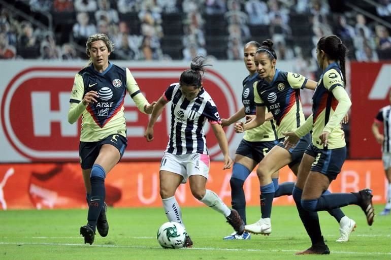 Diana Evangelista abrió el marcador en el Estadio BBVA, dándole a Rayadas el 5-1 global, apenas al minuto 11.