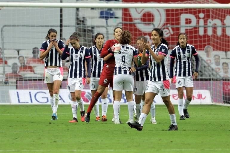 En el segundo tiempo, las albiazules se inspiraron y, aunque las Águilar dieron pelea, se quedaron también con la segunda Semifinal y el pase por el título.