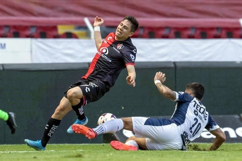 Rayados inició el duelo muy veloz y aplicando presión al Atlas.