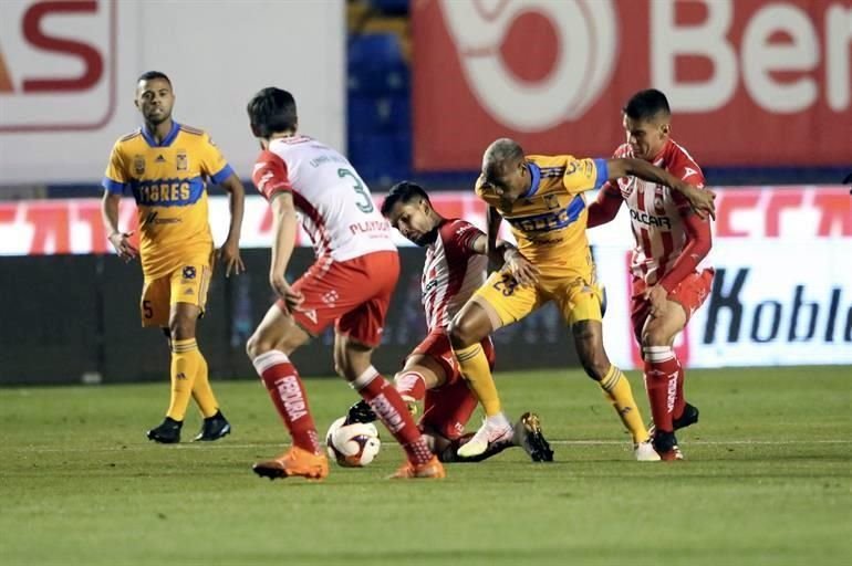 Tigres tuvo algunas chances en el primer tiempo que no aprovechó, y tuvo que conformarse con el empate.