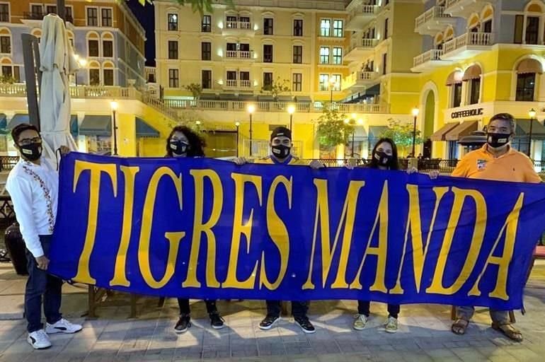 'Tigres manda', dice una de ellas de acuerdo a las fotografías que compartió el grupo a CANCHA.