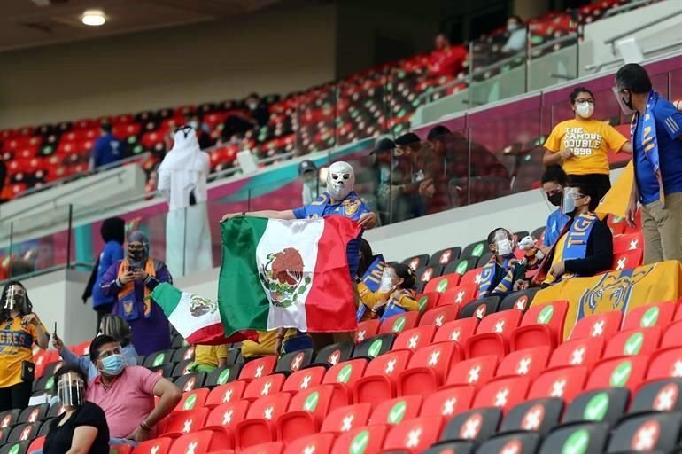 El color típico mexicano se hizo presente en las gradas, que tuvo poco público, pero con presencia tricolor.