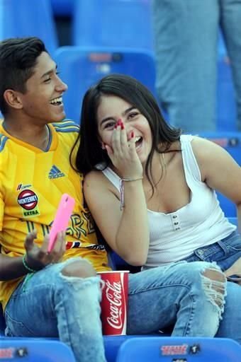 Repasa las imágenes del ambiente desde el Universitario. Tigres vs. Necaxa.