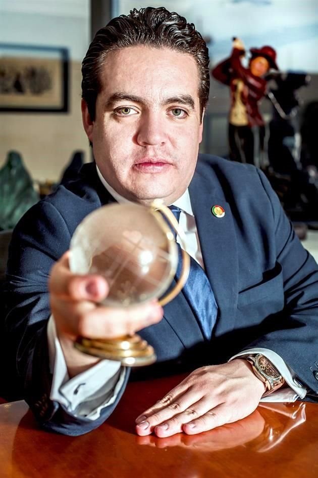 Como Presidente Nacional de Pensamiento Ciudadano, Charlie del Valle se siente muy comprometido con la política: 'Despegué muy rápido, fui el candidato a Senador más joven en la historia del DF'.