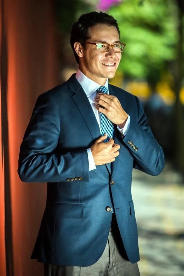 Fernando Zárate es candidado a Diputado Local por el PVEM: 'Básicamente, incursioné en la política porque mi padre, Raúl Zárate Machuca, es político, comprometido con la sociedad y, eso me inspiró'.