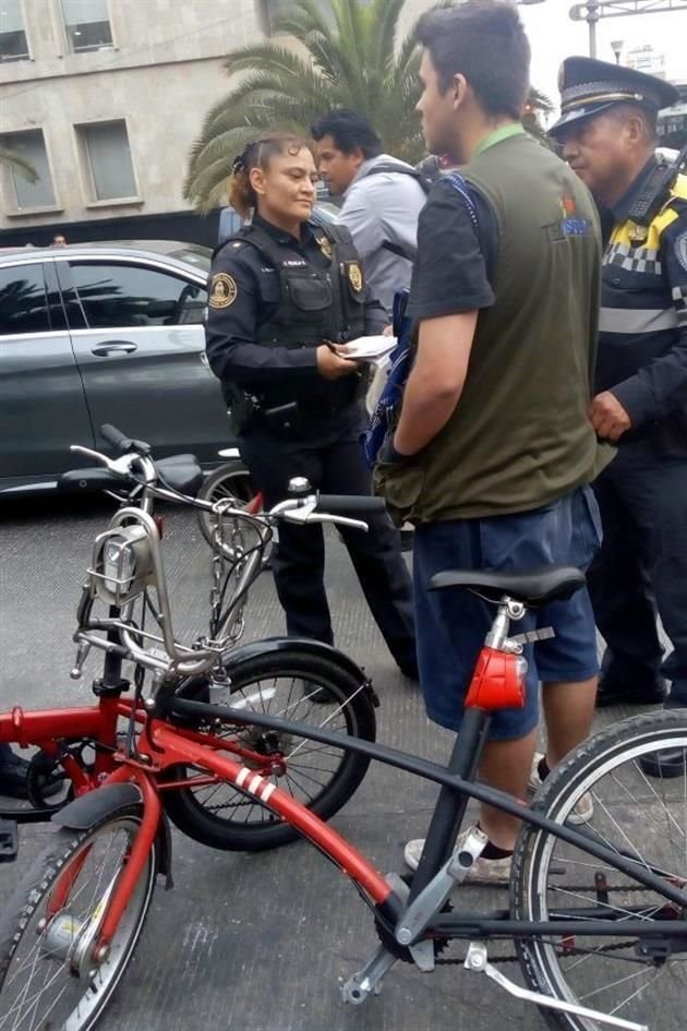 El ciclista fue sorprendido en la esquina de las avenidas Juárez y Balderas.