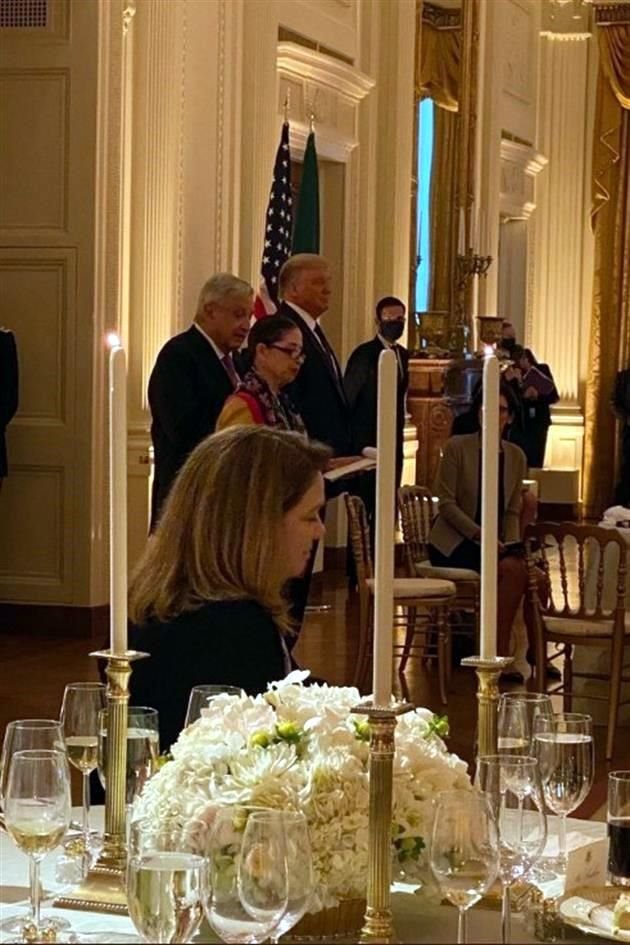 De acuerdo con la empresaria, López Obrador afirmó que 'están en la mejor disposición de favorecer las inversiones de EU en Mexico'.