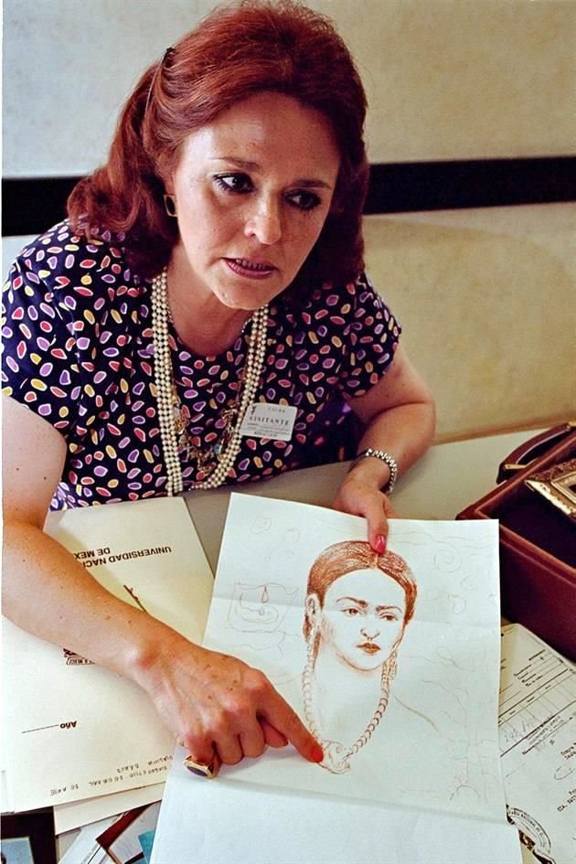 En 1996, Virginia Bravo aseguró tener un autorretrato de la pintora. Teresa del Conde y su colega Jorge Alberto Manrique dictaminaron que era falso.