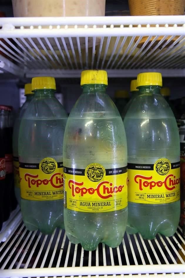 Coca-Cola planea ofrecer la versión de Topo Chico con alcohol en 2021.