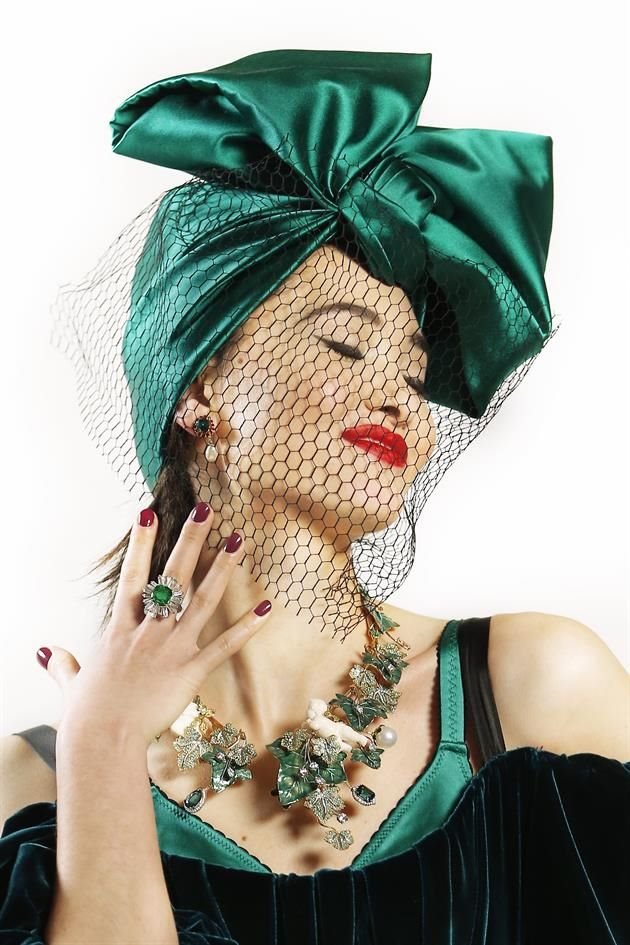 Family Affair es la nueva colección de Dolce & Gabbana que presenta lujosas joyas.