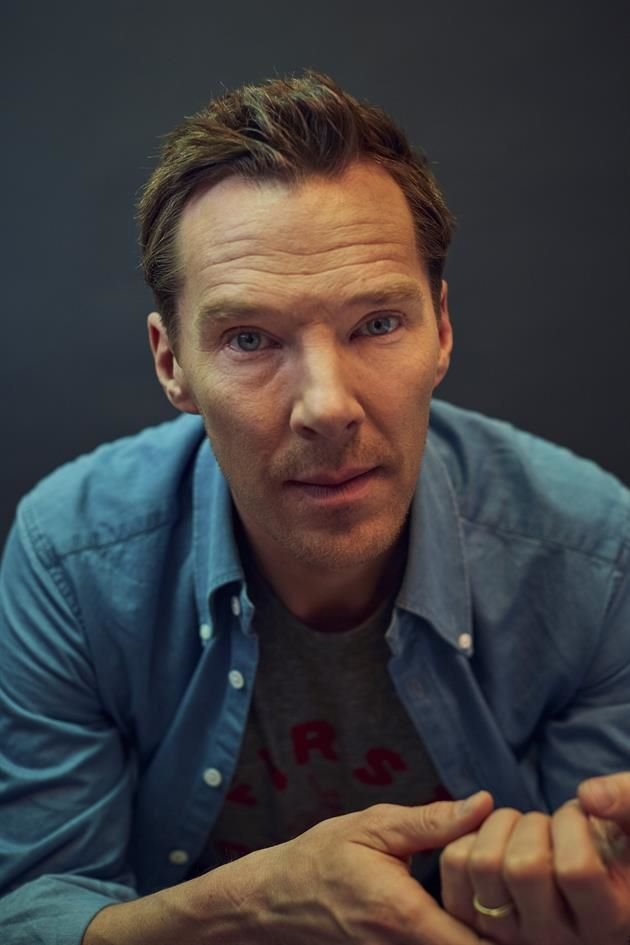 El británico Benedict Cumberbatch acaba de presentar en Toronto su nueva película, 'The Electrical Life of Louis Wan'.