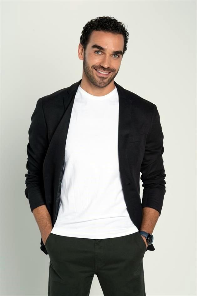 El actor brasileño interpreta al periodista Martín Guerra en la telenovela 'Si Nos Dejan'.