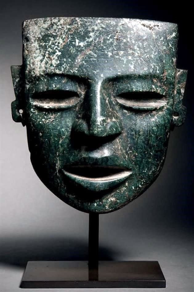 En la tercera subasta del año, títulada 'Arte Precolombino' y realizada por la casa Binoche et Giquello, se vendió esta máscara funeraria teotihuacana en 56 mil euros (1.2 millones de pesos).