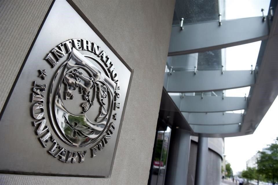 México recibió por primera vez la línea de crédito del FMI por 47 mil mdd en 2009.