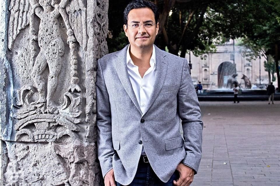 Aarón Jiménez es candidato a Diputado Federal por el PRI, para él la educación es el pilar de la sociedad: 'la falta de ella genera corrupción y no nos permite tener trabajos competitivos', asegura.