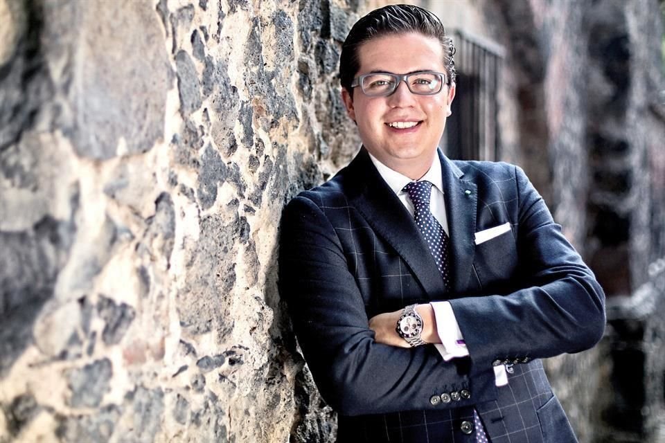 Como director de comunicación digital de Margarita Zavala, Alejandro Limón-Lason cree que puede transformar a México siendo un político honesto y no corrupto.