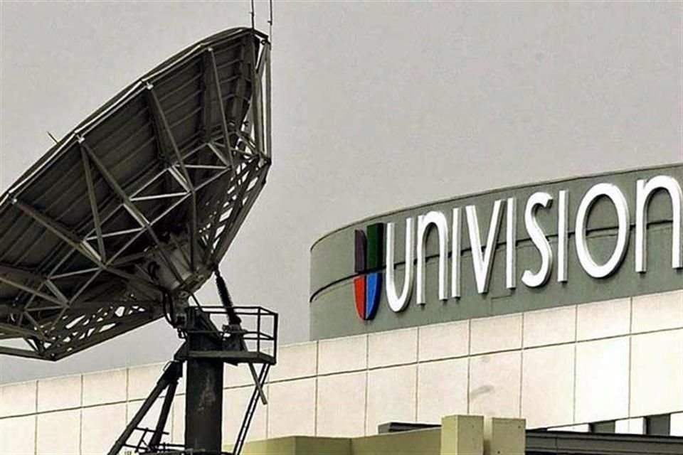Univisión es el mayor proveedor de contenido de radio y televisión en español en EU, según su sitio web.