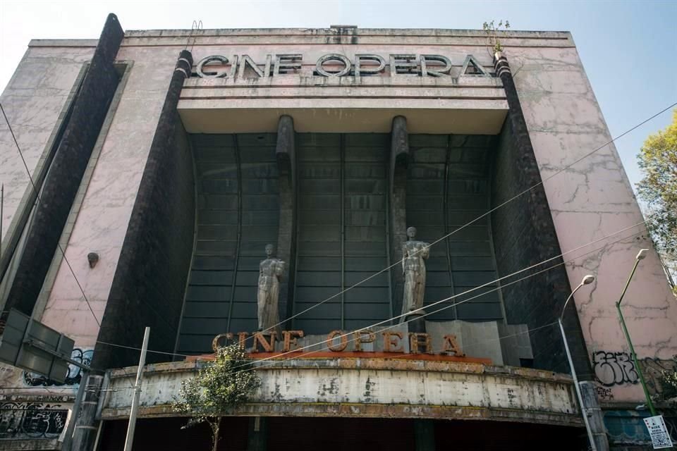 Cerrada desde 1998, esta joya art decó de más de 70 años aguarda a que el INBA asuma sus responsabilidades.