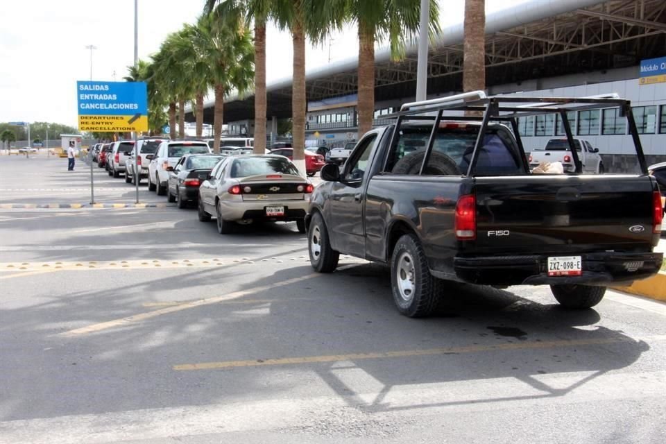 De acuerdo con fuentes, en fronteras como Reynosa y Nuevo Laredo algunas agencias aduanales han optado por ya no realizar importaciones de este tipo de equipos, maquinaria y vehículos.
