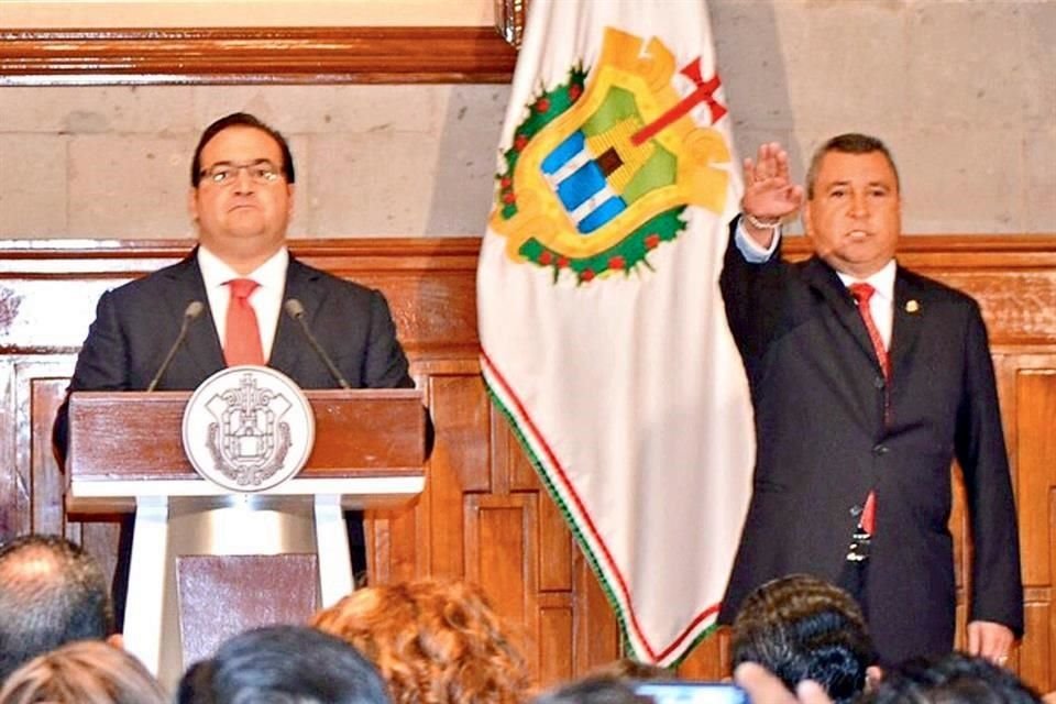 En julio de 2014, Duarte tom protesta como Contralor a Ricardo Garca Guzmn, quien hoy es perfilado por PAN-PRD como candidato a la Alcalda de Pnuco.